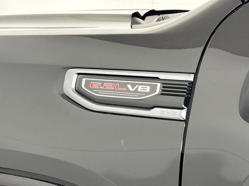 Used 2022 GMC Sierra 1500 AT4 w/ AT4 Premium Package image 11