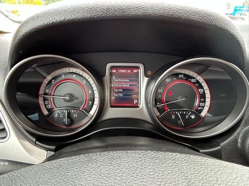 Used 2018 Dodge Journey Crossroad w/ Nav & Sun Group FWD image 22