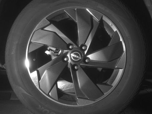 Used 2025 Nissan Rogue SV AWD/4WD image 18