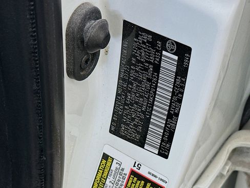 Used 2023 Toyota Camry LE image 12