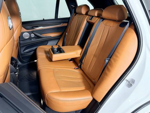 Used 2016 BMW X5 M image 51