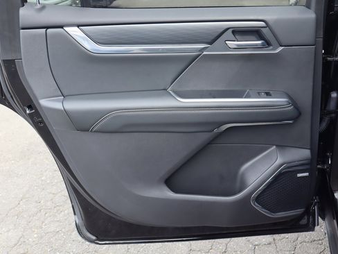 New 2025 GMC Acadia Elevation w/ Elevation Premium Package image 18