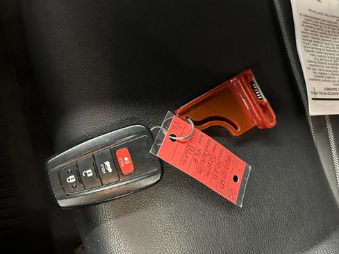 Used 2020 Toyota Corolla XSE image 38