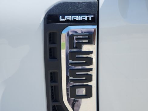 Used 2023 Ford F550 4x4 Crew Cab Super Duty image 12