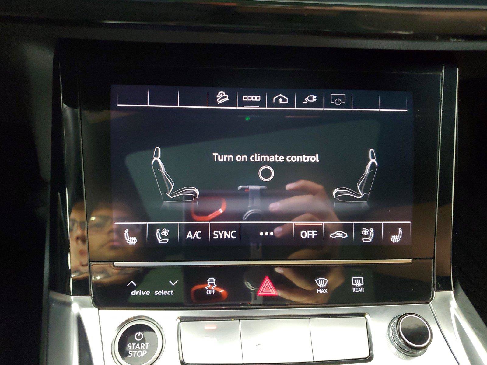 Used 2024 Audi Q8 e-tron Premium Plus w/ Premium Plus Package AWD/4WD image 31
