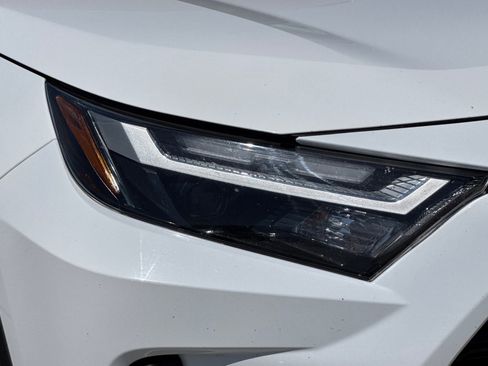 Used 2025 Toyota RAV4 XLE AWD/4WD image 10