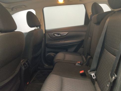 Used 2019 Nissan Rogue SV w/ Sun & Sound Touring Package AWD/4WD image 18
