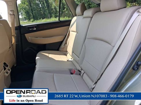 Used 2017 Subaru Outback 2.5i Limited AWD/4WD image 23