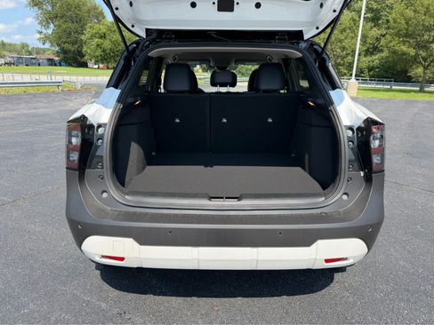 Used 2026 Nissan Kicks SR w/ Cold Weather Package AWD/4WD image 7