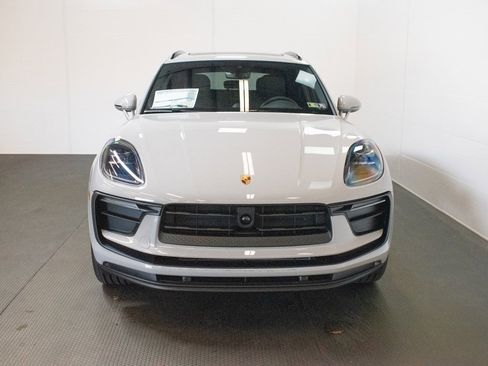 New 2026 Porsche Macan image 7