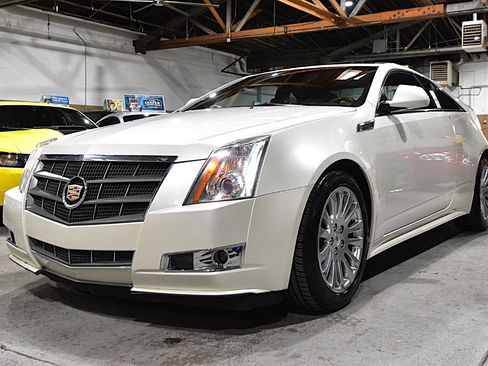Used 2011 Cadillac CTS Premium image 4