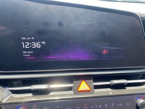 Used 2023 Kia Niro Wave FWD image 16