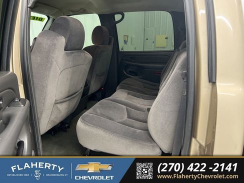 Used 2005 GMC Sierra 2500 SLE w/ Heavy-Duty Power Package image 11