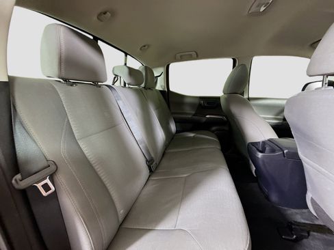 Used 2016 Toyota Tacoma SR5 w/ Towing Package image 26