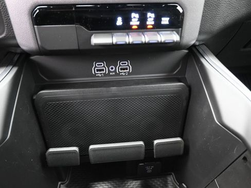 New 2026 RAM 1500 2WD Crew Cab image 4