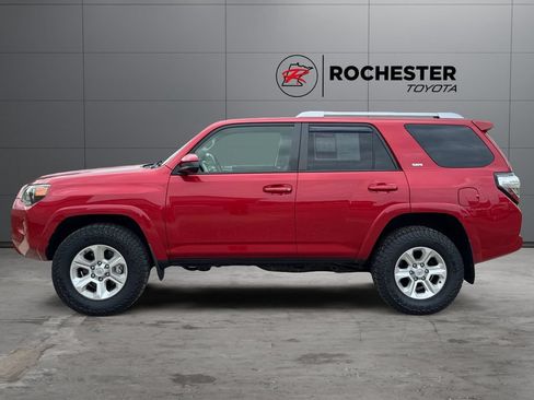 Used 2015 Toyota 4Runner SR5 AWD/4WD image 2