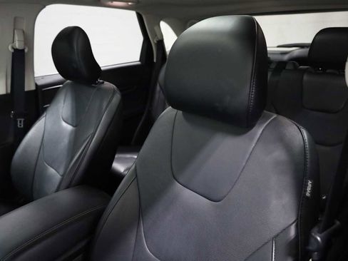 Used 2016 Ford Edge Titanium w/ Equipment Group 301A image 18