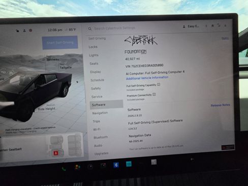 Used 2024 Tesla Cybertruck AWD Crew Cab image 16