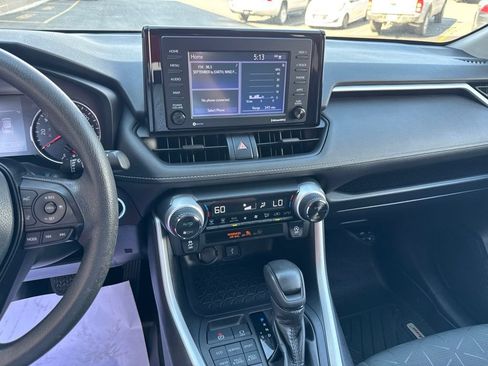 Used 2021 Toyota RAV4 XLE AWD/4WD image 23
