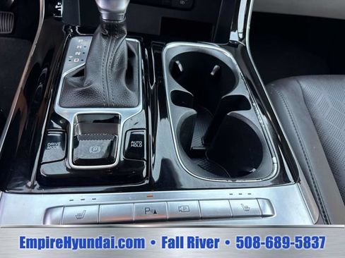Used 2024 Kia Carnival EX FWD image 28
