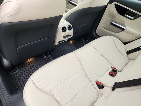 Used 2022 Mercedes-Benz C 300 4MATIC Sedan image 11