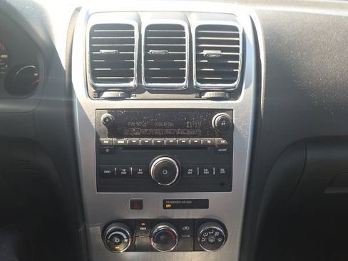 Used 2010 GMC Acadia SLE FWD image 29