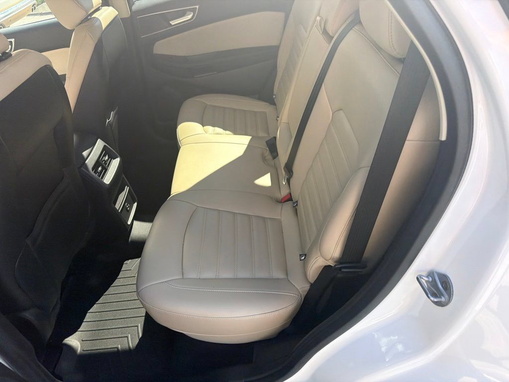 Used 2022 Ford Edge SEL AWD/4WD image 24