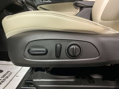 Certified 2023 Buick Encore GX Essence w/ Experience Buick Package FWD image 12