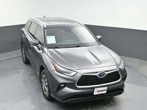 Used 2022 Toyota Highlander XLE image 37