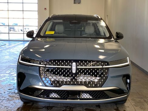 New 2026 Lincoln Nautilus Reserve image 3