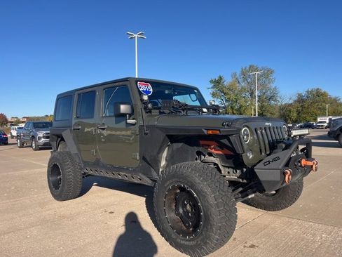 Used 2015 Jeep Wrangler Unlimited Sport w/ Quick Order Package 24S image 2