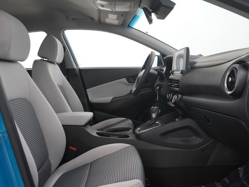 Used 2023 Hyundai Kona SE w/ Cargo Package image 12