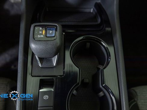 Used 2022 Nissan Rogue SV AWD/4WD image 22
