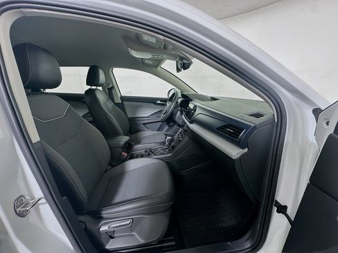 Used 2023 Volkswagen Taos SE FWD image 30