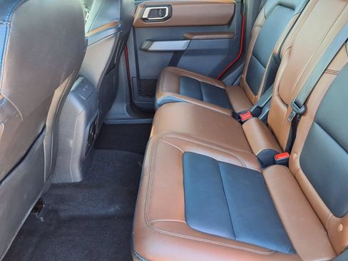 Used 2023 Ford Bronco Outer Banks AWD/4WD image 12