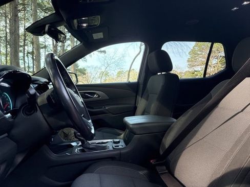 Used 2022 Chevrolet Traverse LT w/ LPO, Floor Liner Package image 21