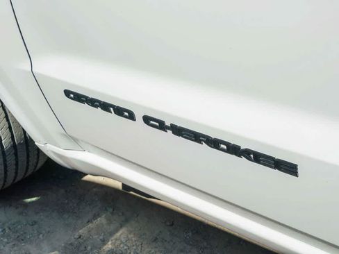 Certified 2021 Jeep Grand Cherokee Laredo X RWD image 21