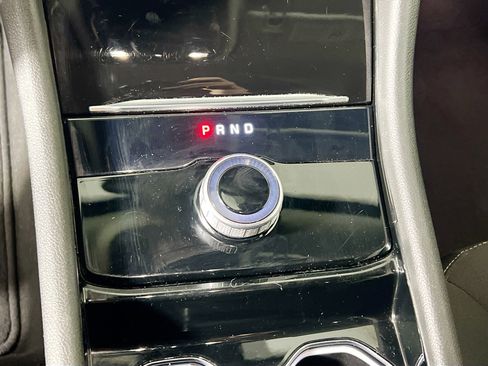 Used 2023 Jeep Grand Cherokee L Laredo image 25