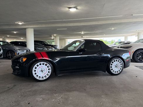 Used 2019 FIAT 124 Spider Lusso w/ Convenience Group RWD image 2