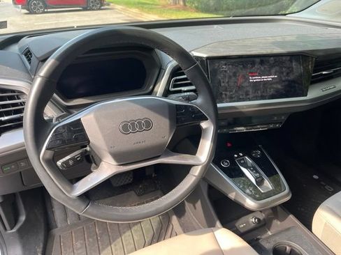 Used 2022 Audi Q4 e-tron Prestige AWD/4WD image 6