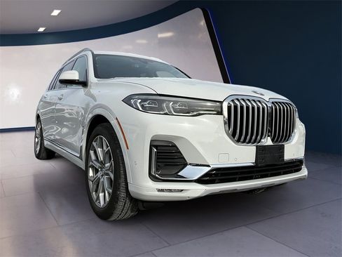 Used 2022 BMW X7 xDrive40i w/ Premium Package image 7