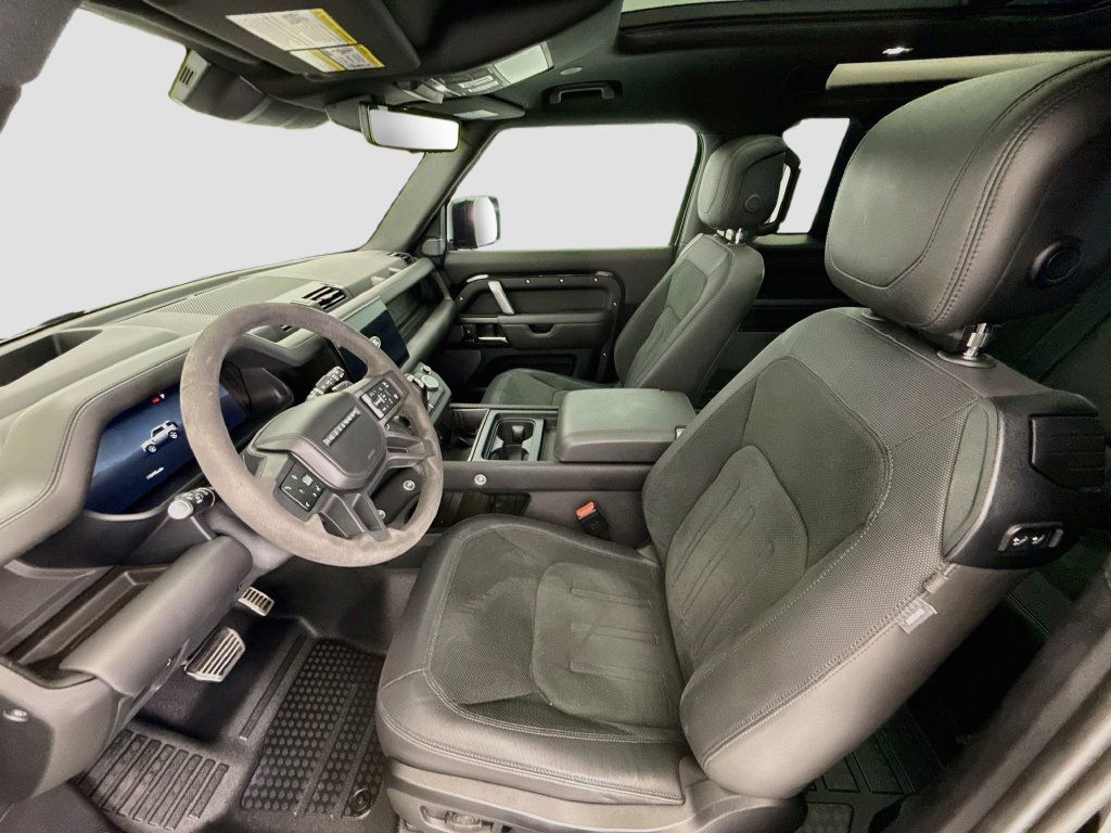 Used 2024 Land Rover Defender 90 V8 AWD/4WD image 5