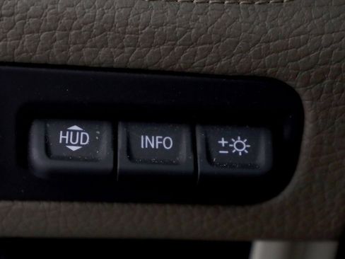 Used 2021 GMC Yukon Denali w/ Denali Premium Package image 28