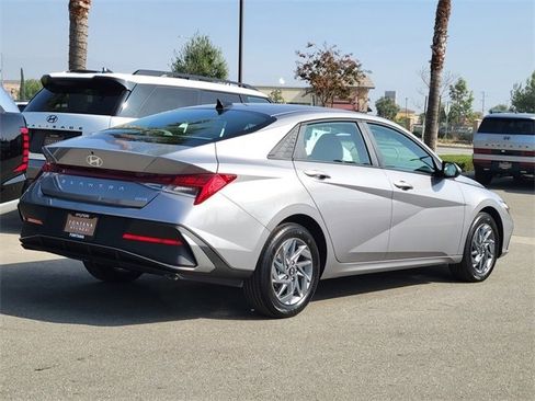 New 2026 Hyundai Elantra Blue image 2