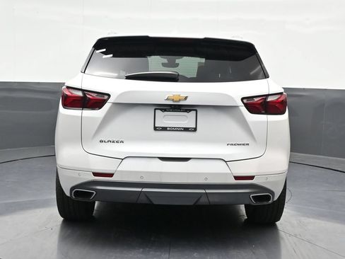 Used 2021 Chevrolet Blazer Premier w/ Driver Confidence II Package FWD image 4