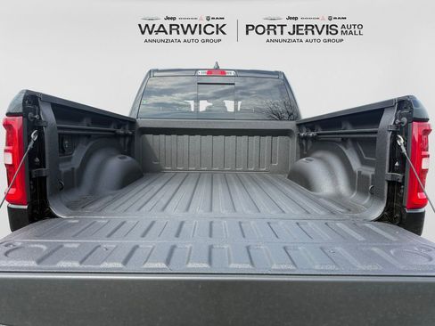 New 2026 RAM 1500 4x4 Crew Cab image 18