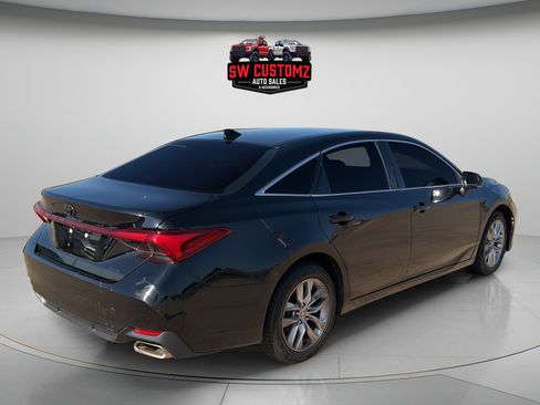 Used 2021 Toyota Avalon XLE FWD image 7