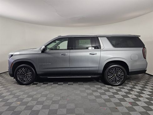 New 2026 Chevrolet Suburban Premier w/ Sun And Tow Package image 8