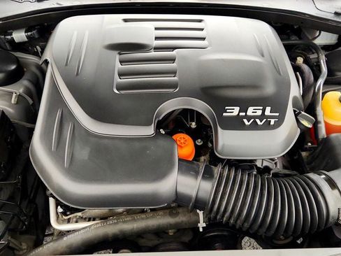 Used 2019 Chrysler 300 S RWD image 28
