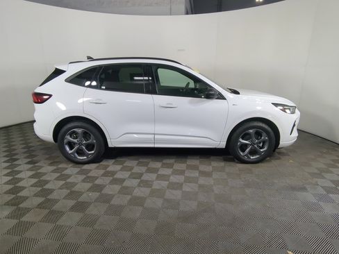 Used 2023 Ford Escape ST-Line image 17